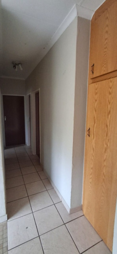 To Let 3 Bedroom Property for Rent in Waterval East North West